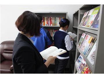 民生热线：小小图书角  能量加油站